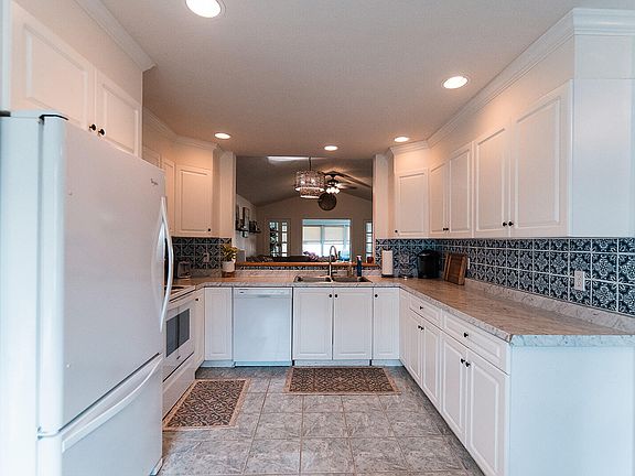 5th image of 91 Southpointe Drive #91