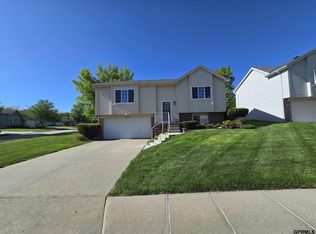 14903 Wirt St, Omaha, NE 68116