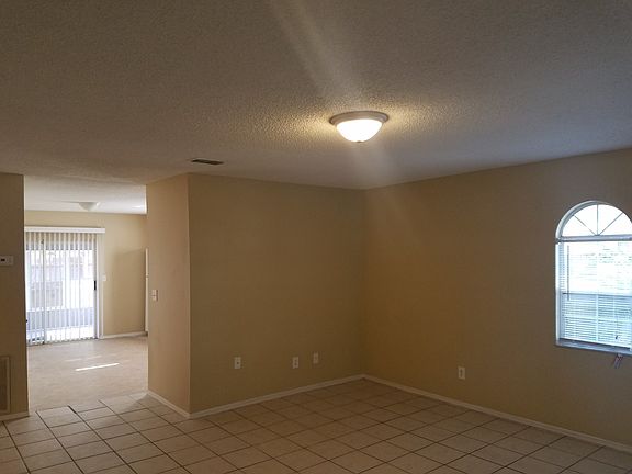3rd image of 168 Rebecca Dr NE