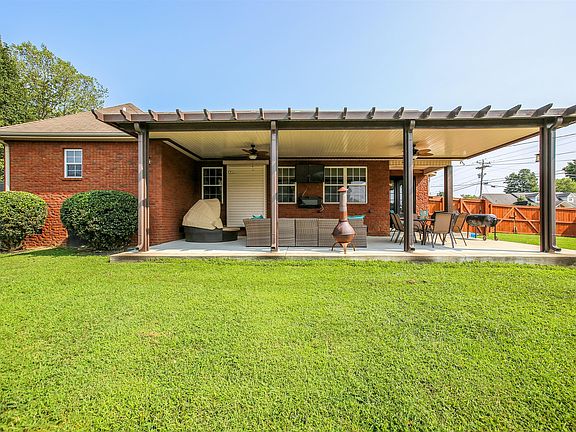 3rd image of 9001 Merlot Dr