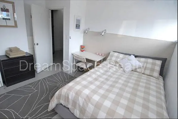 Rented by Dream Space Realty | media 62