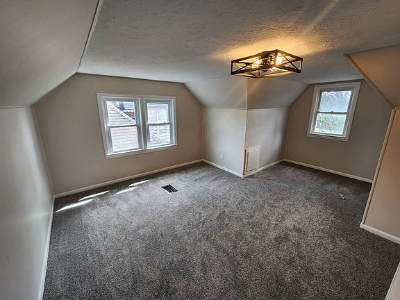 4th image of 16301 Invermere Ave