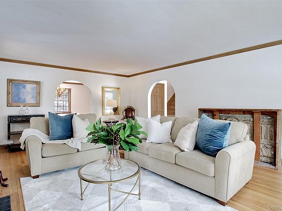 5th image of 448 Abbey Road N