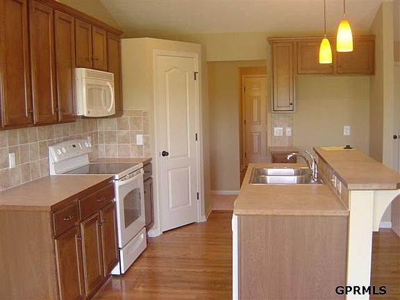 5th image of 13616 S 45th St