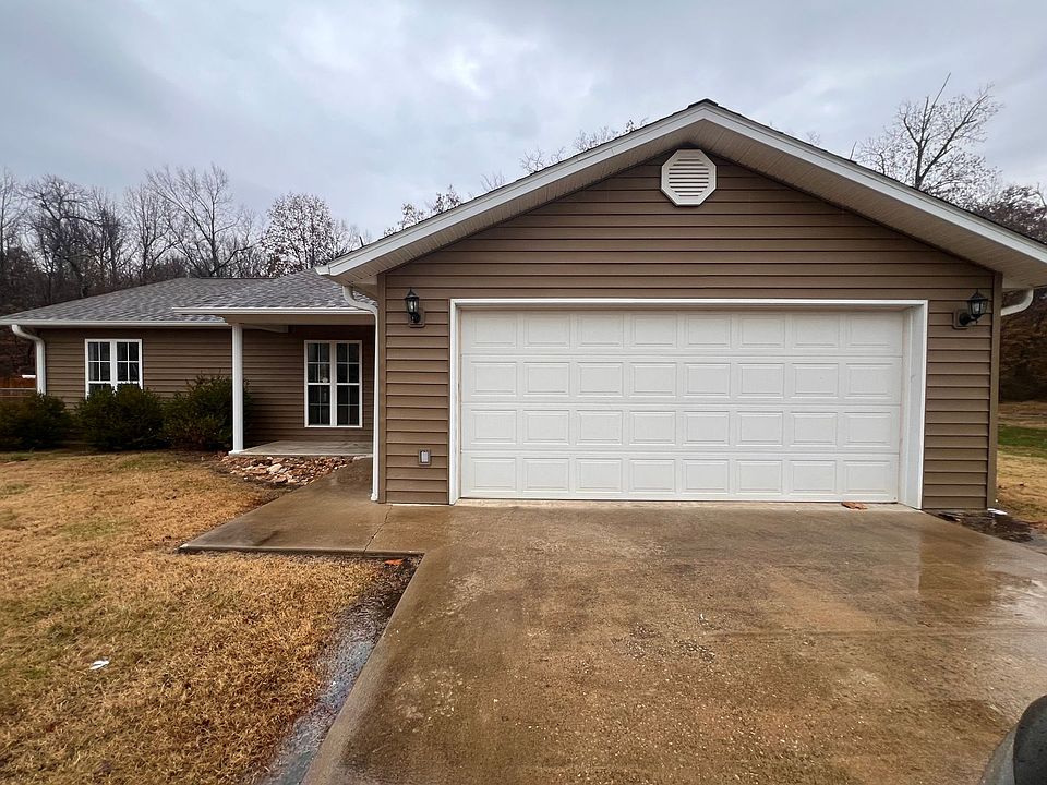 1st image of 310 Sunny Valley Ln