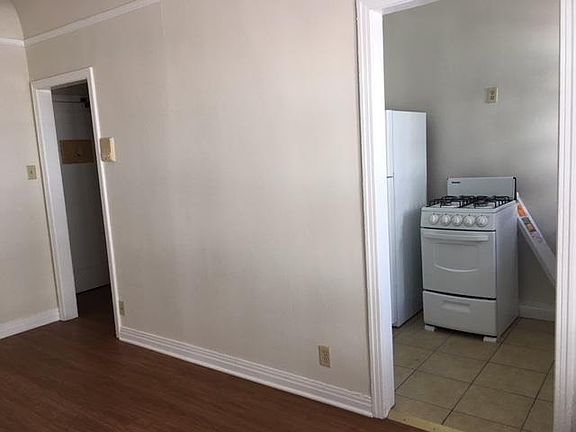5th image of 611 S Virgil Ave #211