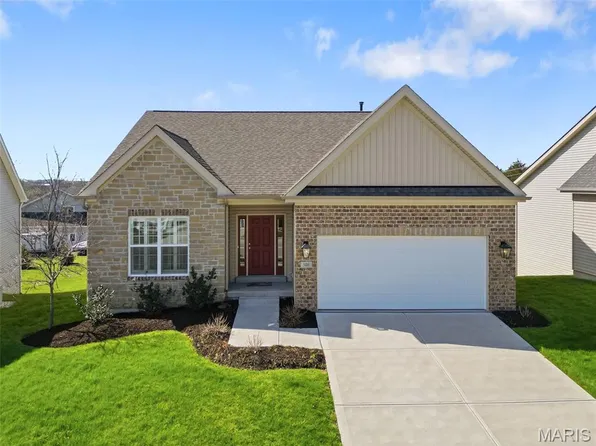 506 Columbia Downs Dr, Lake Saint Louis, MO 63367