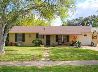 1406 Oriole Ln, Beeville, TX 78102