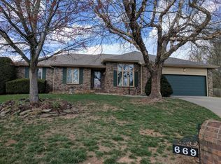 669 E Grayrock Pl, Springfield, MO 65810