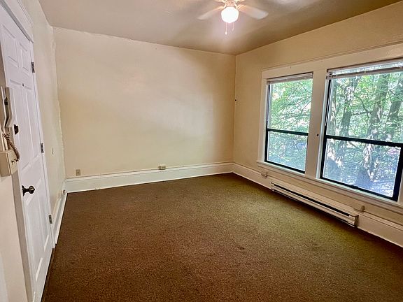 3rd image of 713 E Pike St #201