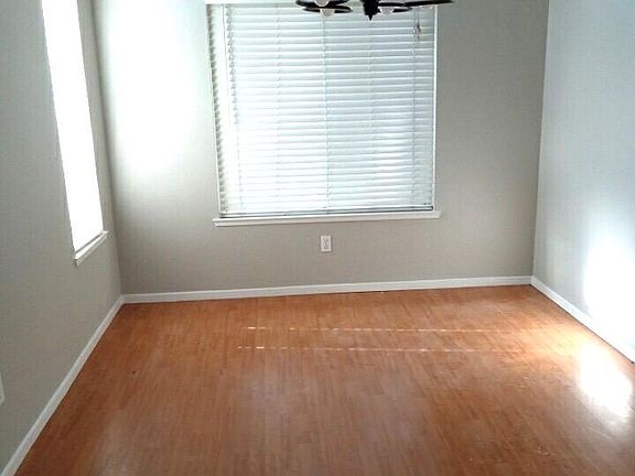 4th image of 1602 Maude St