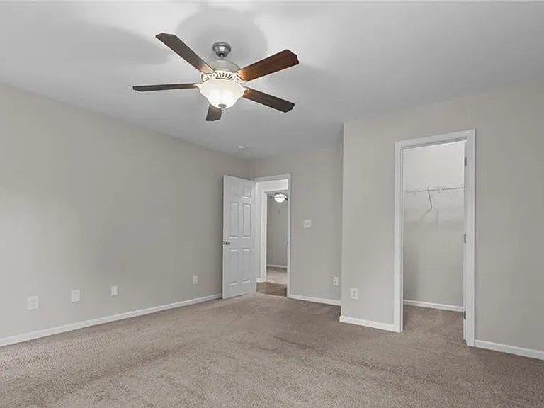 1595 Rossmore Dr — Photo 19