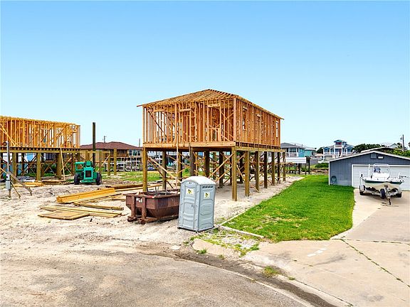 2nd image of 8 Scallop Ln