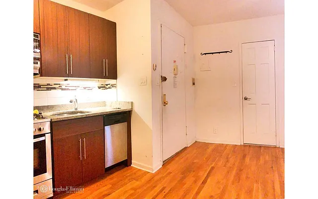 Rented by Douglas Elliman | media 10