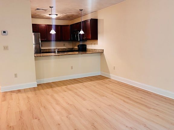 5th image of 415 Lowell St #831bbb7cc