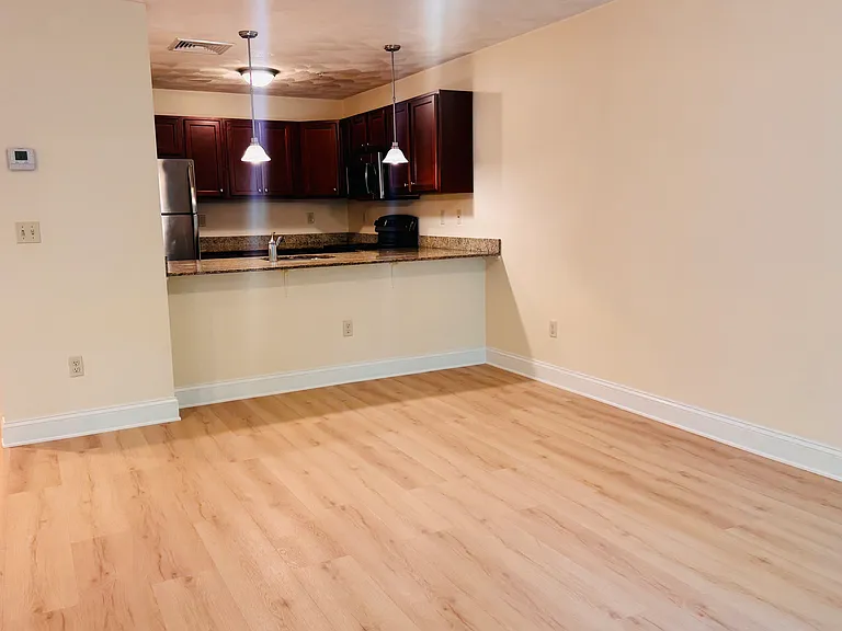 Americana Apartments — Photo 5