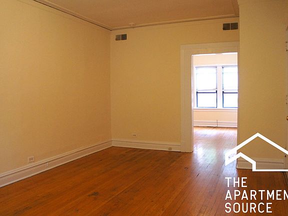 3rd image of 2522 N Kedzie Blvd APT 3S