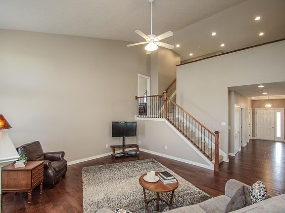 5th image of 8442 Galdino Dr
