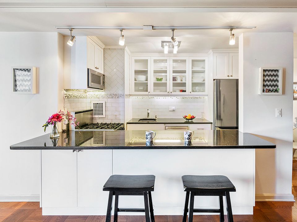 1st image of 200 Central Park S APT 21L