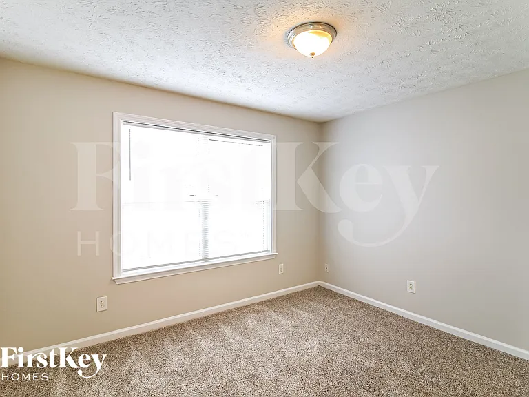 8012 Mustang Ln — Photo 15