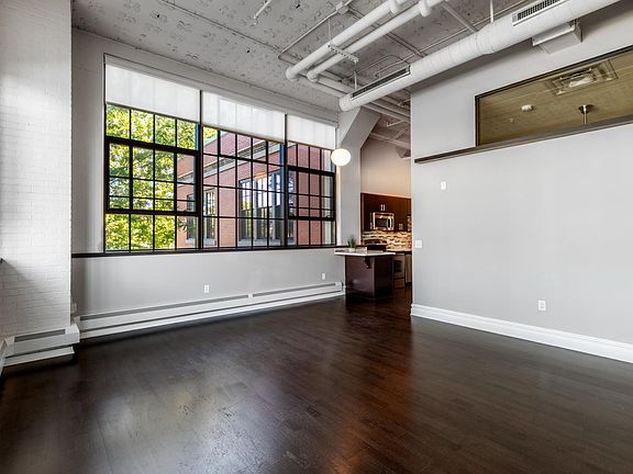 2nd image of 2917 Main St Unit 115