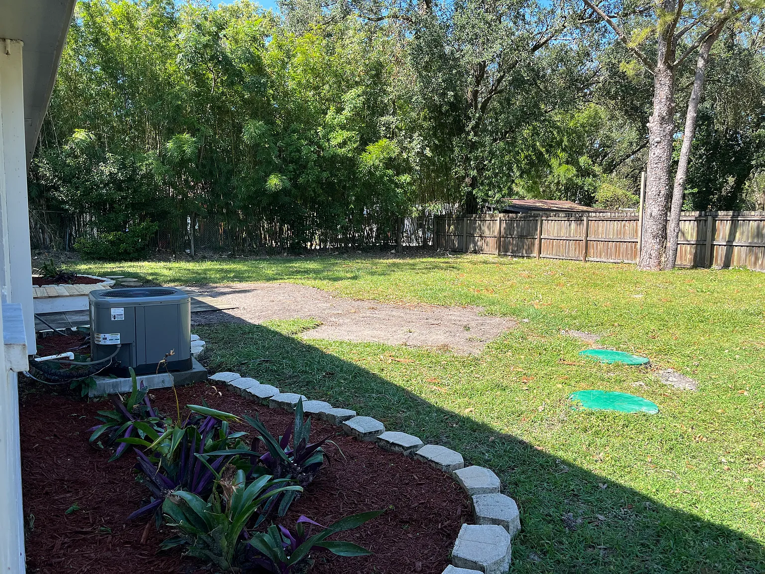 3 bed, 1200 sqft, $2,300 — Photo 4