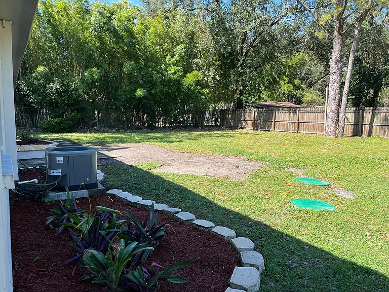 108 E Garland Ct — Photo 4