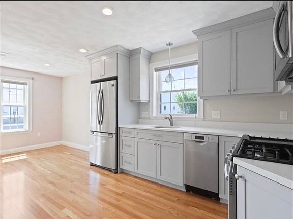 4th image of 23 Cross St #3