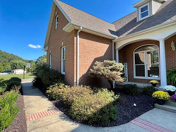 3rd image of 2644 Milldale Rd