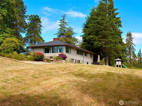 12504 SW 232nd St, Vashon, WA 98070