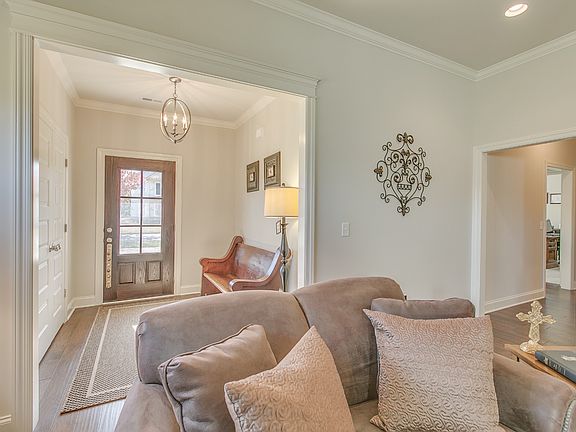 3rd image of 2618 Cason Ln