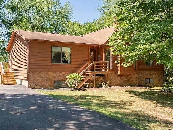 2nd image of 3431 Westmoreland Dr