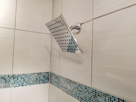 2nd image of 1642 Lombard St APT 1