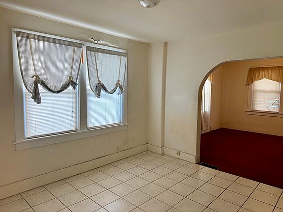 4th image of 306 W Beardsley Ave