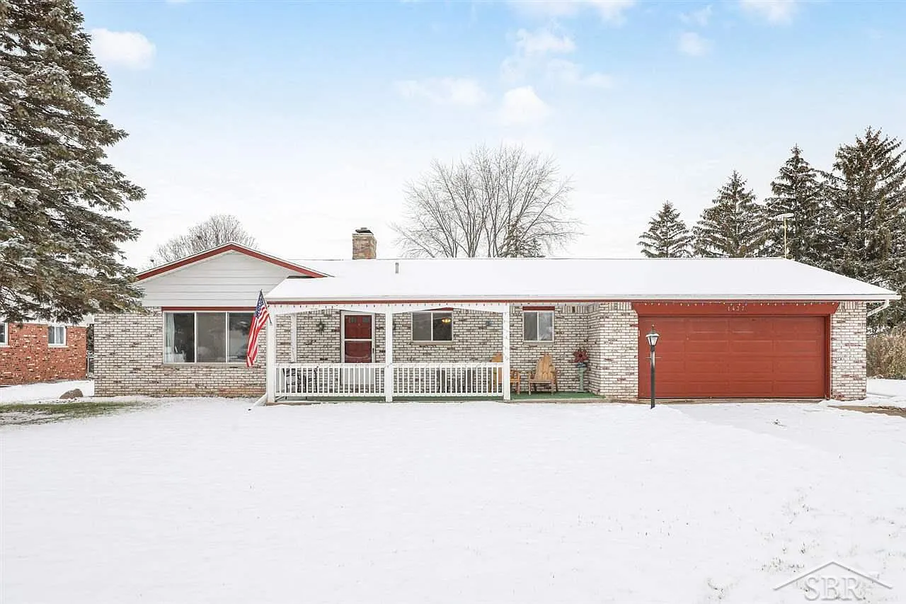 1437 Fromm Dr photo 1