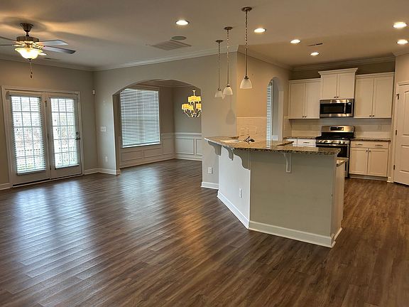 3rd image of 79 Mornington Pl