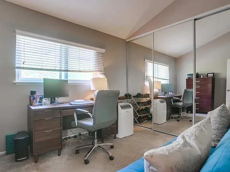 510 Turfwood Ln — Photo 17