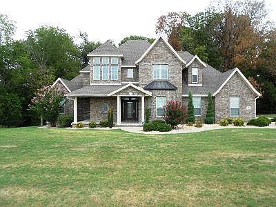 1st image of 464 Goldfinch Dr