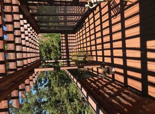 176 Ravenhill Rd, Orinda, CA 94563