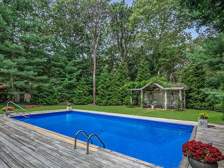 39 Roxbury Ln — Photo 12