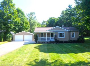 88 N Baldwin Rd, Oxford, MI 48371