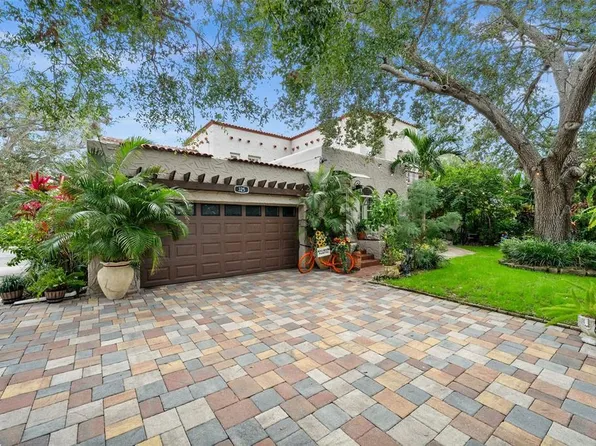 325 49th St N, Saint Petersburg, FL 33710