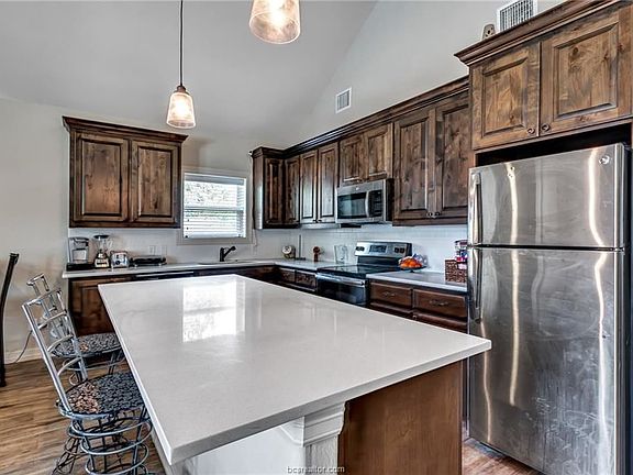 5th image of 1007 Foster Ave #A-b