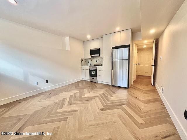 2nd image of 18 Pebble Ln #2
