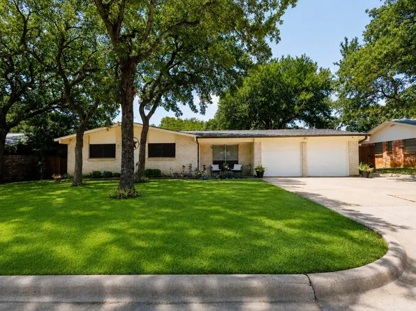 64 Somerset Ter, Bedford, TX 76022