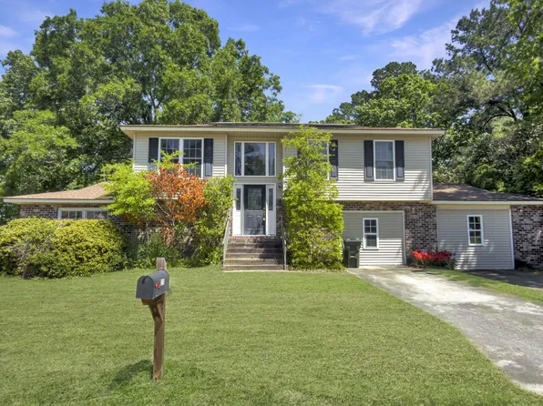 210 Kent Ct, Ladson, SC 29456