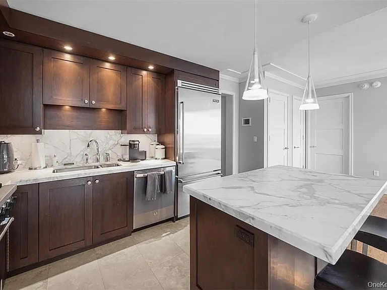 1 Renaissance Sq #24F — Photo 8