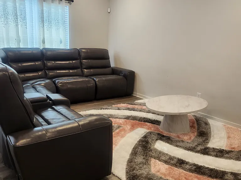 225 Sterndale Dr — Photo 7