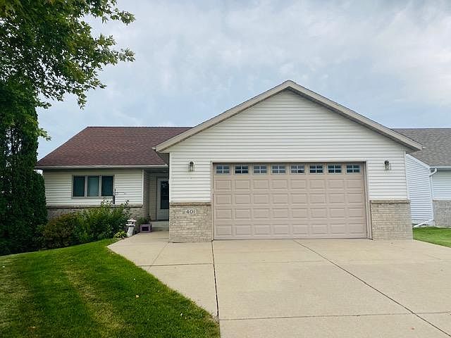 All living facilities on main level.