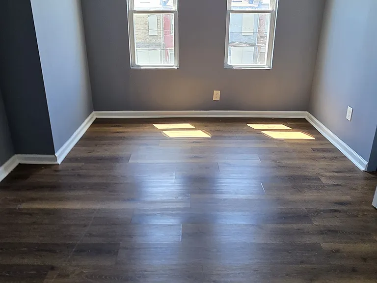 1004 Appleton St — Photo 6